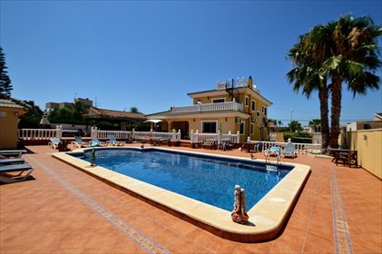 Luksusowa willa z basenem i widokiem na słone jezioro. dom Los Balcones, Costa Blanca