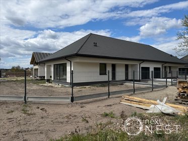 Przestronny dom 182 m2 z garażem i dużą działką dom Kąty