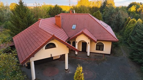 Dom 300 m2 z dużą działką i potencjałem rozwoju dom Grodzisko