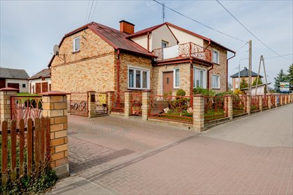 Przestronny dom z 6 sypialniami i dużą działką dom Poświętne