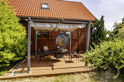 Urokliwy dom z gościnnym domek na 2000 m² działce dom Zastań