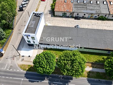 Przestronna hala 288 m² z mediami i przeszkl. wejściem. lokal użytkowy Piła