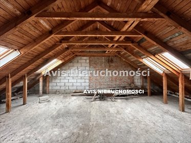 Dom w Świdnicy (garaż, duży potencjał, stan surowy) dom Świdnica