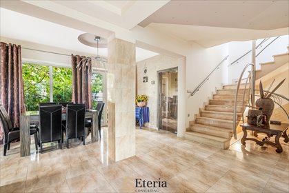 Do sprzedania przestronny dom 295 m² w Lipinkach z marmurowymi schodami dom Lipinki, Wiosenna 5a