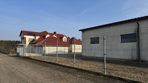 Na sprzedaż hala produkcyjno-usługowa 727 m² przy DK 94 lokal użytkowy Brzeźnik