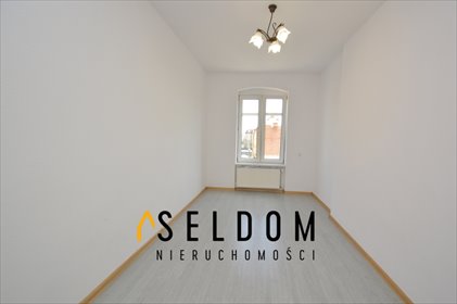 Przestronne 3-pokojowe mieszkanie z piwnicą (Legnica) mieszkanie Legnica, Senatorska