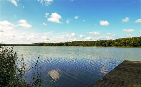 Działka nad jeziorem 29 m linii brzegowej, media. działka Probark