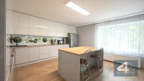 Na sprzedaż przestronny dom 236 m² z niskimi kosztami w Bełchatowie dom Bełchatów