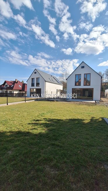 Nowoczesny dom wolnostojący 118 m2 z 4 sypialniami i fotowoltaiką dom Młodziejowice, Legionowa