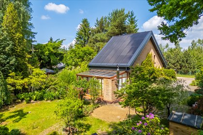 Przestronny dom z rozbudową, ogród i domek 30 m² dom Janinów