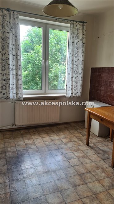 Na sprzedaż 2-pokojowe mieszkanie 49 m² z dużą kuchnią i zielonym podwórkiem mieszkanie Zwoleń, Regułt, al. Wojska Polskiego