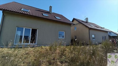 Dwurodzinny dom 320 m2 z kominkami i ogródkiem dom Banino, Kubusia Puchatka