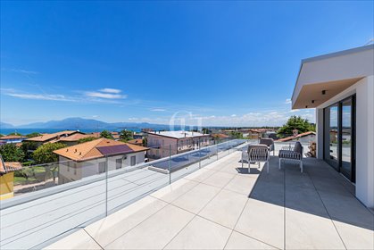 Luksusowy penthouse z basenem i solarium polecam mieszkanie Desenzano del Garda