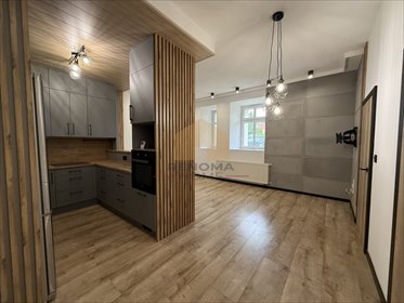 Przestronne 88,7 m² z ogrodem w odrestaurowanej kamienicy mieszkanie Świebodzice