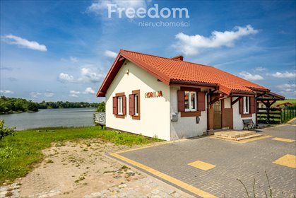 Dom z własną linią jeziora Grabnik i tarasem z widokiem dom Grabnik