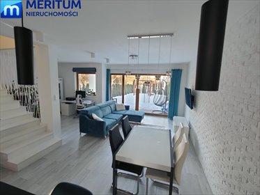 Przestronny segment 161 m² z garażem i ogrodem dom Szczęsne