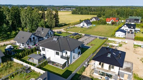 Sprzedam elegancki bliźniak 166 m² z ogrodem i tarasem dom Banino, Rubinowa