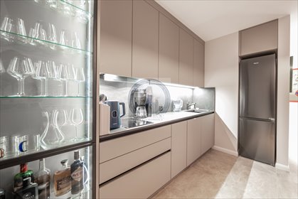 Na sprzedaż przestronne 44 m² z tarasem 80 m od morza mieszkanie Międzywodzie, Zielona