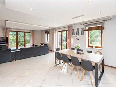 Przestronny dom 253 m² w Czernicy z garażem i dużą działką dom Czernica, M. Reja