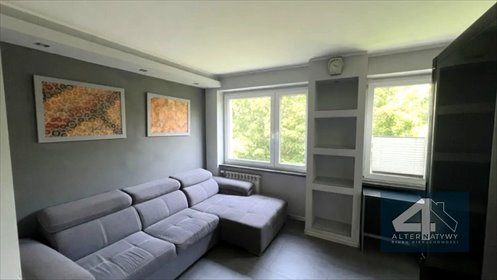 Atrakcyjne 38 m² z balkonem i piwnicą, gotowe do wprowadzenia mieszkanie Piotrków Trybunalski