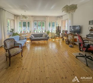Na sprzedaż przestronne 140 m² w Jeleniej Górze z kamienicznym klimatem mieszkanie Jelenia Góra