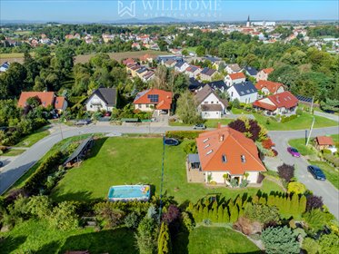 Nowoczesny dom 240 m² z garażem i panelami fotowoltaicznymi. dom Kobierzyce