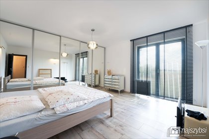Do sprzedania przestronny dom 390 m² z dwoma niezależnymi mieszkaniami dom Kołobrzeg, Stramnica