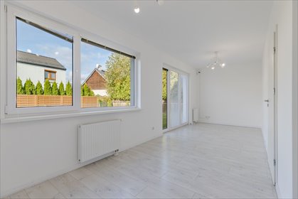 Dom w zabudowie szeregowej - 96,37 m² z dużą działką dom Smolec, Jagodowa