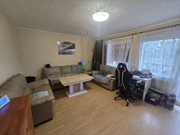 Sprzedam 2-pokojowe mieszkanie 47 m² z dużym balkonem w Jelczu-Laskowicach mieszkanie Jelcz-Laskowice