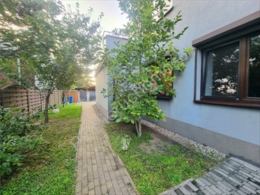 Polecam przestronny segment 112 m² z ogródkiem i garażem dom Pruszków