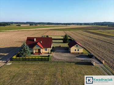 Zapraszam do obejrzenia domu 127,5 m² z dużą działką i garażem dom Moderówka
