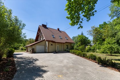 Nowoczesny dom z garażem, fotowoltaiką i dużą działką dom Henryków-Urocze, Leszczynowa