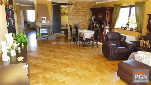 Sprzedam dom 400 m² w Wolinie z garażem i niezależnymi mieszkaniami dom Wolin, Wiejska