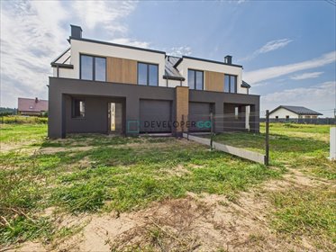 Nowoczesny bliźniak 121m2 z dużymi przeszkleniami i ogrodem dom Kuriany, Złota