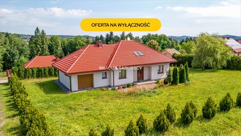 Komfortowy dom parterowy z garażem 20 m² w Łapanowie dom Łapanów
