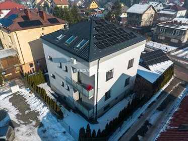 Na sprzedaż dochodowa willa Dębowa z 6 apartamentami w Niepołomicach dom Niepołomice, Aleja Dębowa