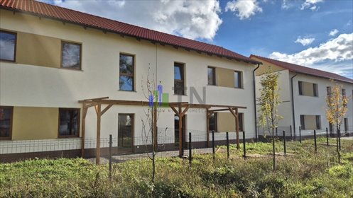 Nowoczesne mieszkanie z ogrodem i wysokim strychem mieszkanie Miłoszyce