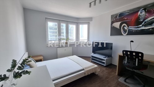 Do sprzedania przestronne 3-pokojowe mieszkanie 68 m² z loggią i dostępem do basenu w Warszawie mieszkanie Warszawa, Wola, Łucka