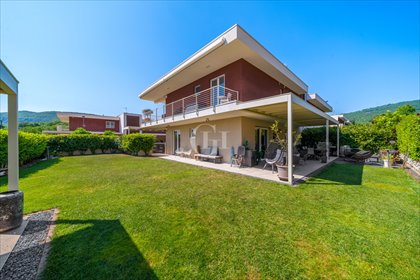 Nowoczesny apartament z ogrodem i basenem w Costermano mieszkanie Verona