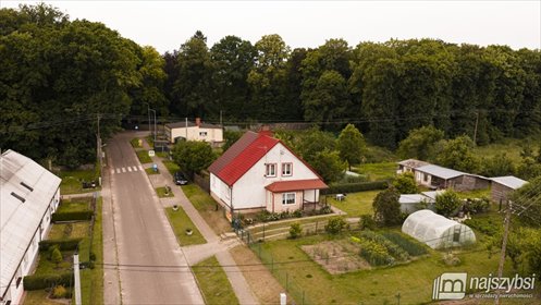 Do sprzedania urokliwy bliźniak z 2 działkami i 3 pokojami dom Żelmowo