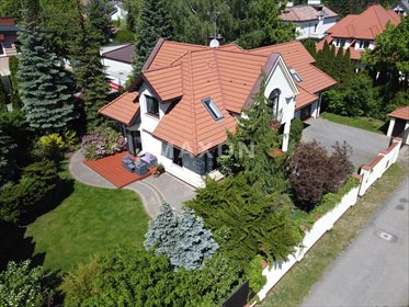 Przestronny dom 294 m² z garażem i ogrodem w Łomiankach dom Łomianki