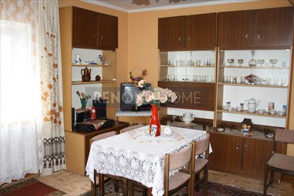 Dom z dużym potencjałem na działalność w Pieszycach dom Pieszyce