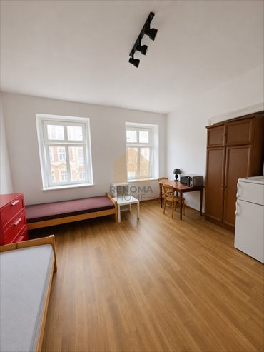Polecam 2-pokojowe mieszkanie 38 m² w Legnicy z piwnicą i strychiem mieszkanie Legnica