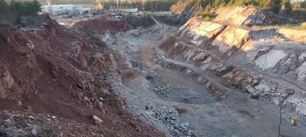 Kopalnia wapienia z zapleczem i koncesją do 2043 r. działka Bolechowice