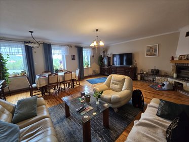 Do sprzedania hotel 1044 m² z 15 pokojami i apartamentami lokal użytkowy Wałbrzych