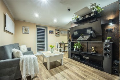 1. Piętro, Nowa Elektryka i Balkon mieszkanie Brzeziny, Stanisława Staszica