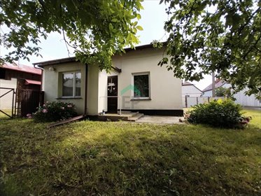 Dom wolnostojący 100 m2 z budynkami gospodarczymi dom Przyrów