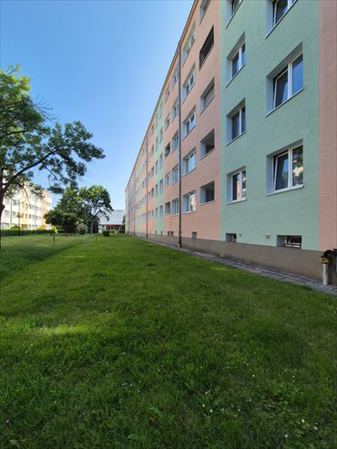 Na sprzedaż przestronne 23,7 m² mieszkanie z piwnicą w Jeleniej Górze mieszkanie Jelenia Góra
