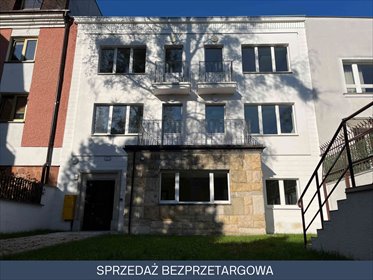 Przebudowany dom z garażem, blisko Parku Morskie Oko dom Warszawa, Mokotów, Stary Mokotów, Humańska