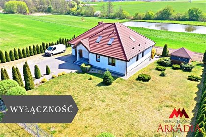 Przestronny dom z garażem i stawem w Więsławicach dom Kowal, Więsławice